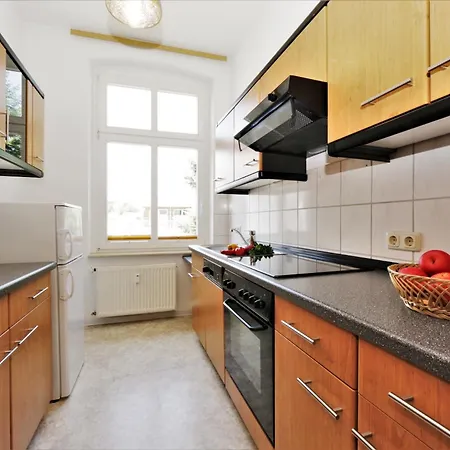 Brise Lindenstrasse App 07 塞巴特黑灵斯多夫