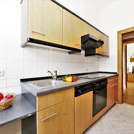 Brise Lindenstrasse App 07 *