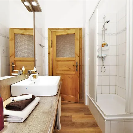 Brise Lindenstrasse App 07 塞巴特黑灵斯多夫